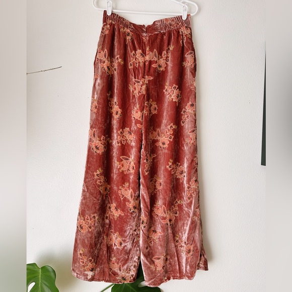 NWOT Anthropologie Pink Velvet Floral Burnout Trousers Medium - Picture 7 of 8